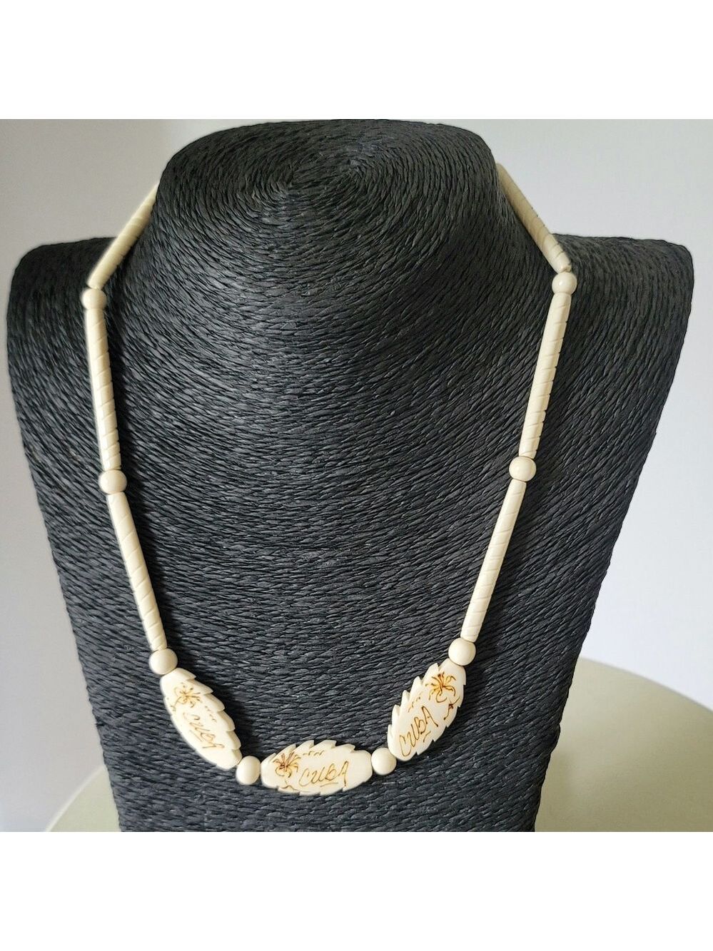 Vintage Shell Bone Cuba Necklace 9 Inch